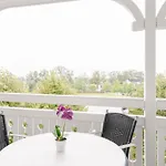 Apartment 663, Seepark